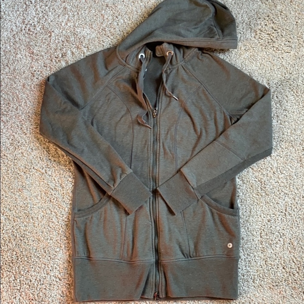 90 Degree extra-long workout sweatshirt.